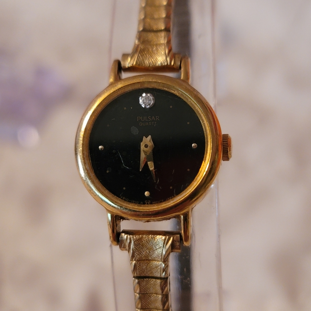 Vintage Pulsar Watch Women 19mm Gold Tone Black Dial‎ Diamond V810-1910 8.75"